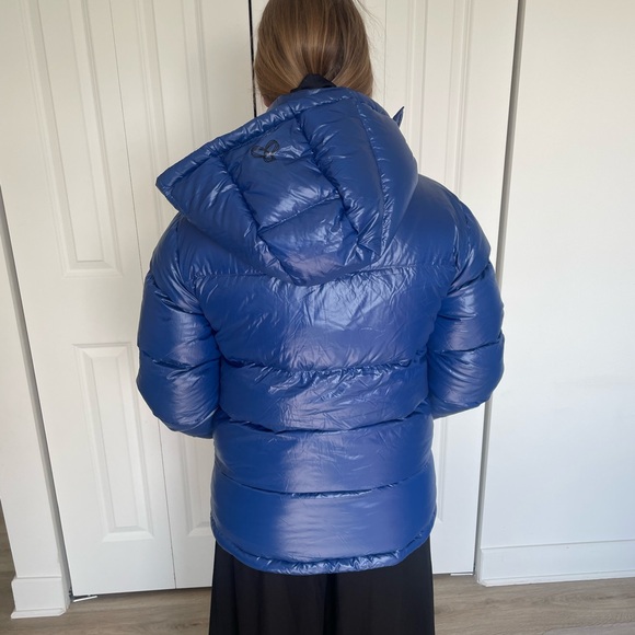 Women’s Puffer aritzia the super puff medium with down insulation - Picture 4 of 9